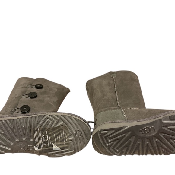 NIB Ugg Bailey button boots - Picture 4 of 6